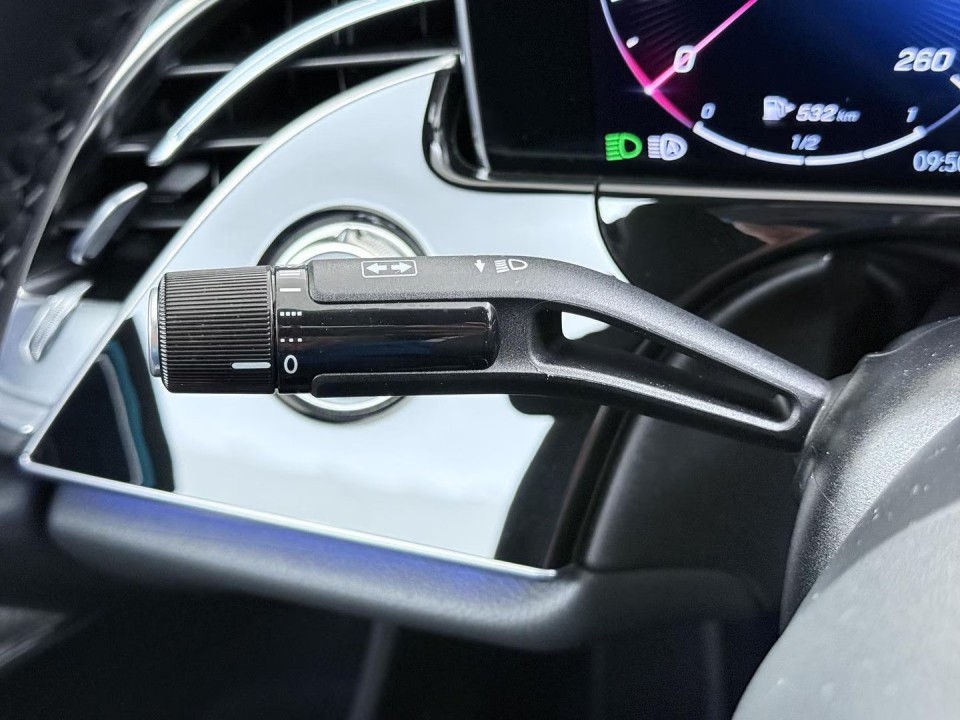 Mercedes-Benz E 300e 4MATIC Exclusive - foto 18
