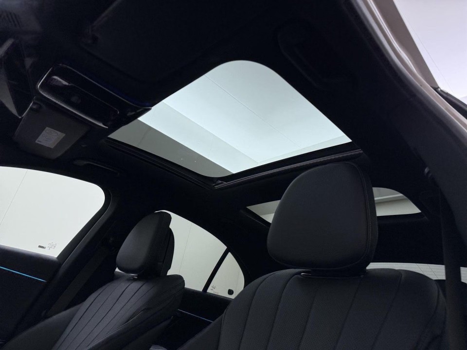 Mercedes-Benz E 300e 4MATIC Exclusive - foto 29