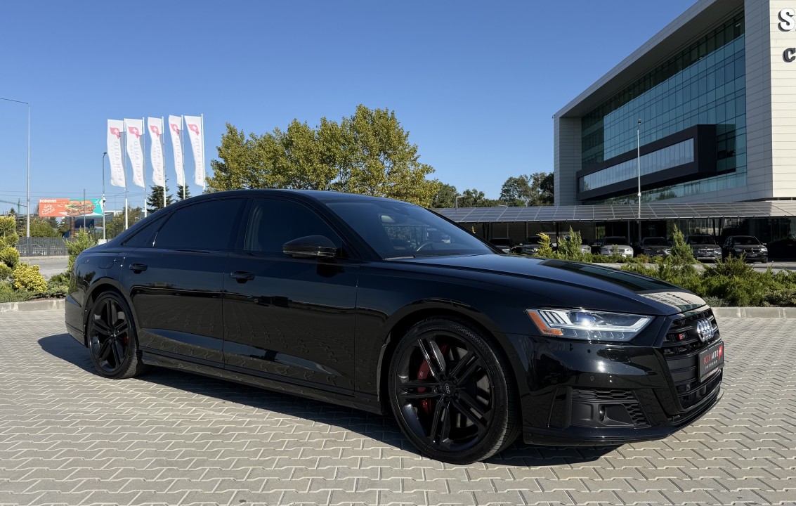 Audi S8 TFSI V8 quattro tiptronic