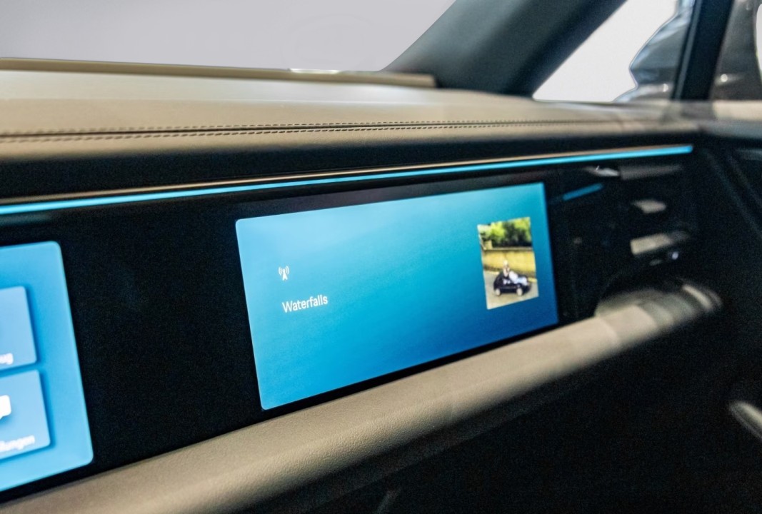 Porsche Macan Electric - foto 13