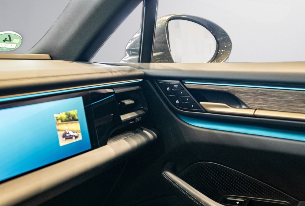 Porsche Macan Electric - foto 14