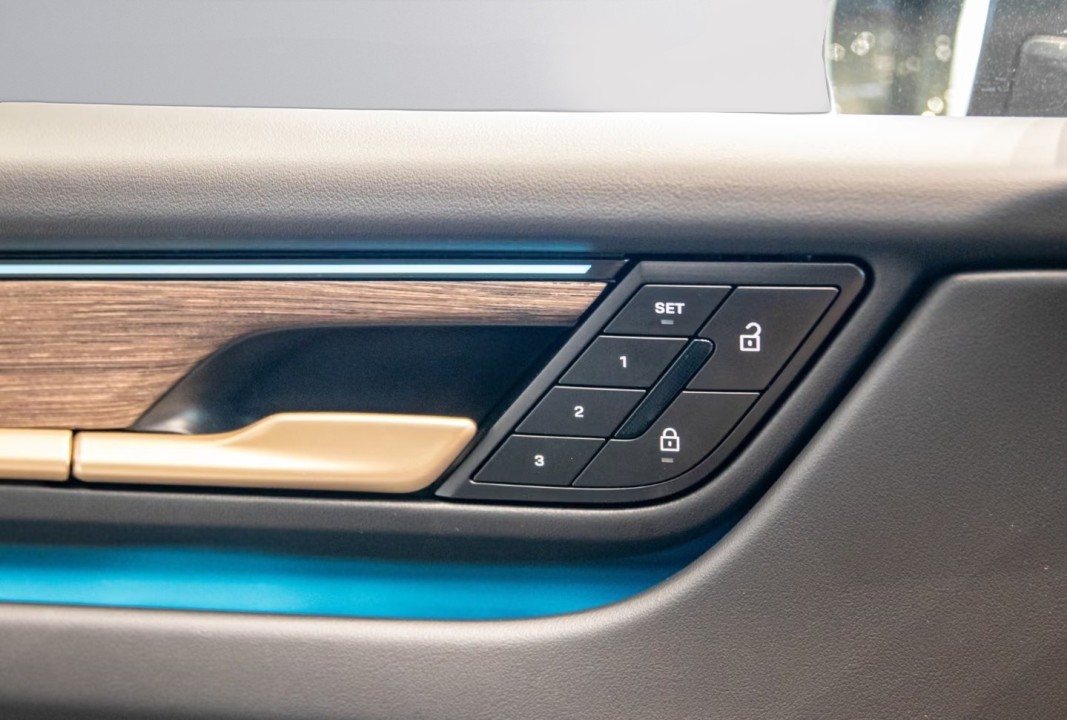 Porsche Macan Electric - foto 17