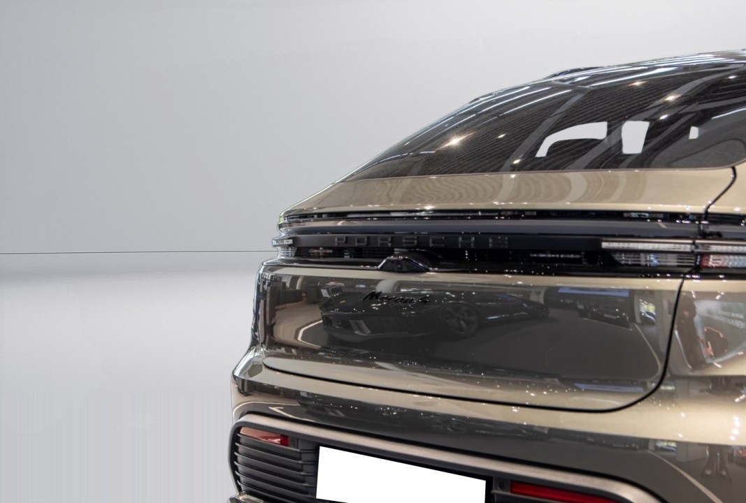 Porsche Macan Electric - foto 24