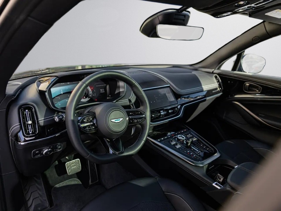 Aston Martin DBX 707 - foto 13