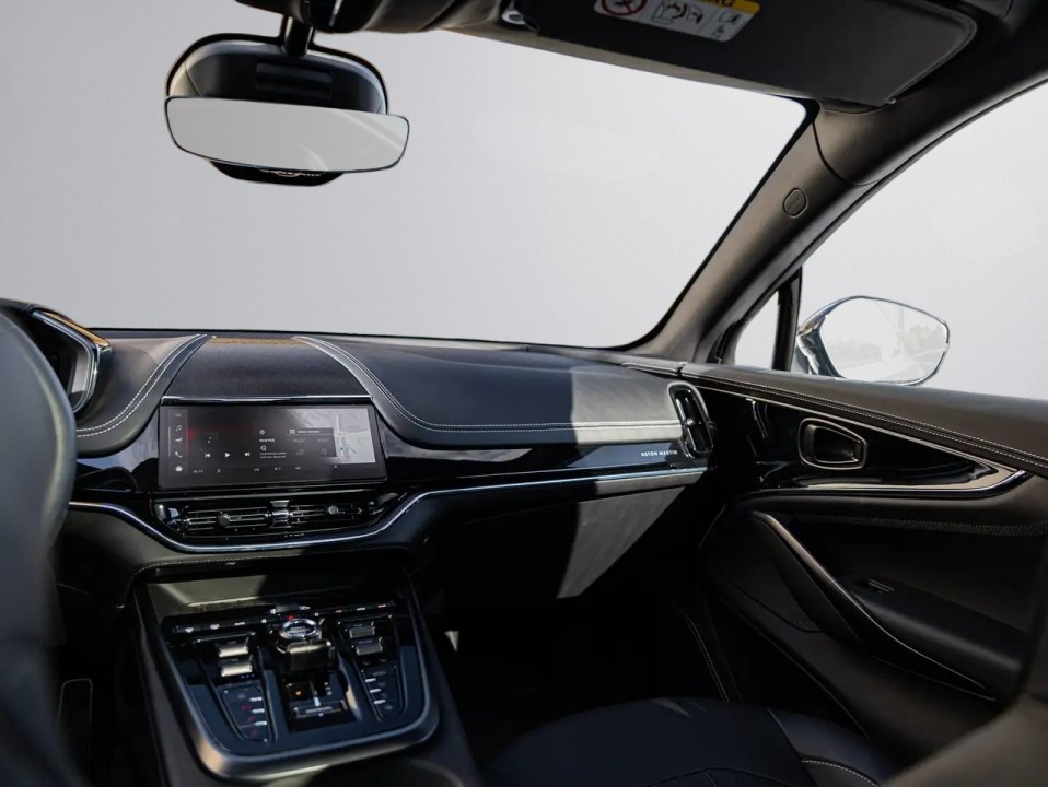 Aston Martin DBX 707 - foto 18