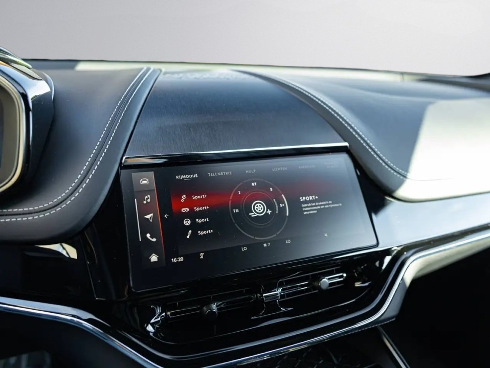 Aston Martin DBX 707 - foto 17