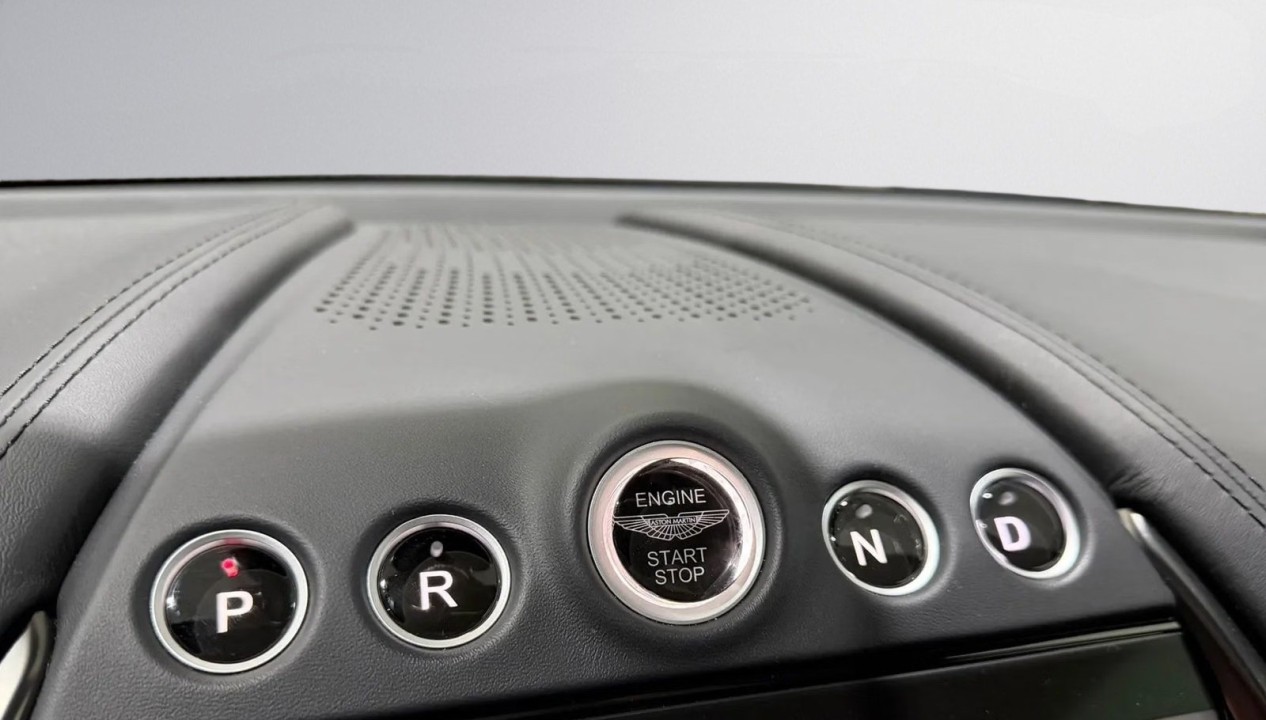 Aston Martin DBX 707 - foto 15