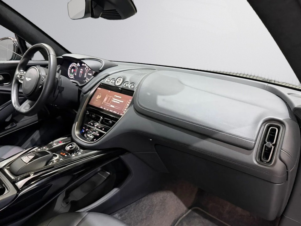 Aston Martin DBX 707 - foto 11