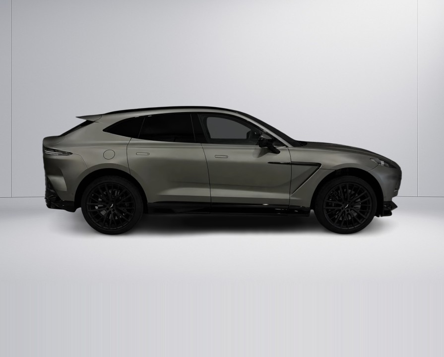 Aston Martin DBX 707 (2)