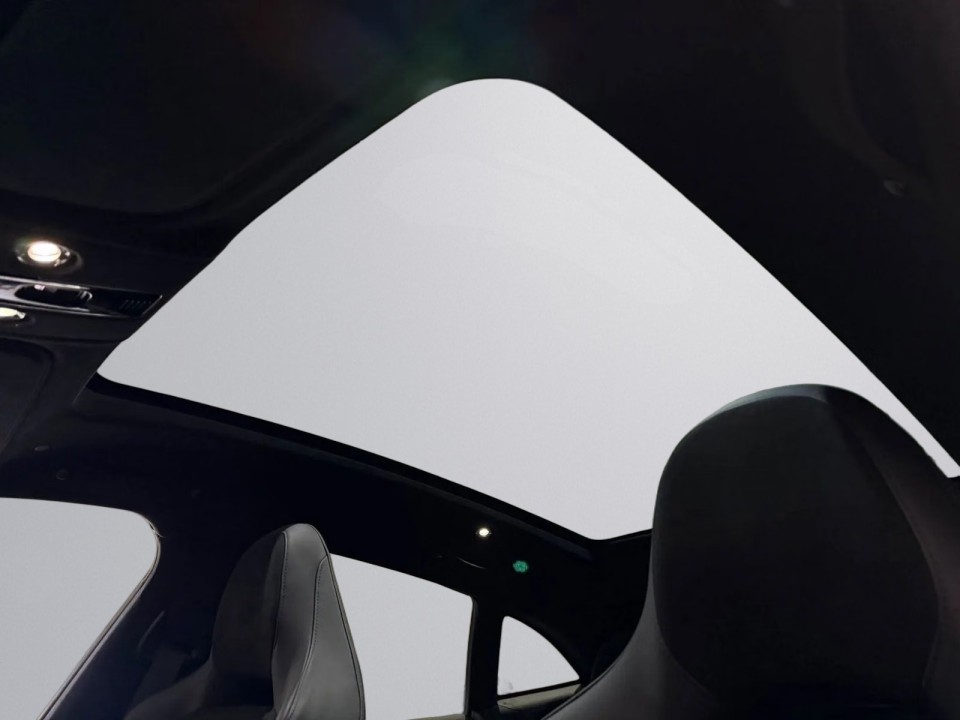 Aston Martin DBX 707 - foto 23