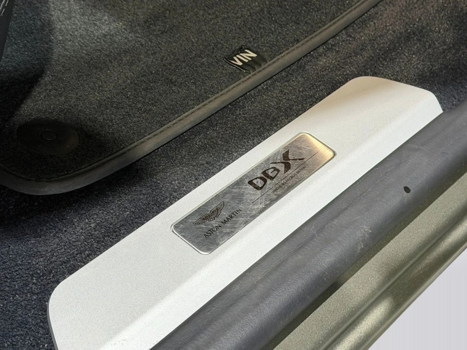 Aston Martin DBX 707 - foto 24
