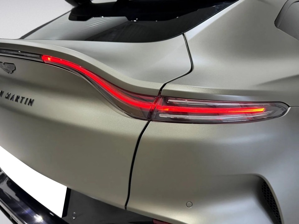 Aston Martin DBX 707 - foto 30