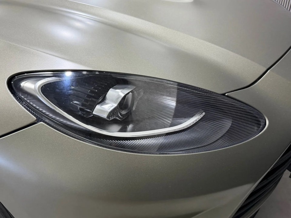 Aston Martin DBX 707 - foto 28