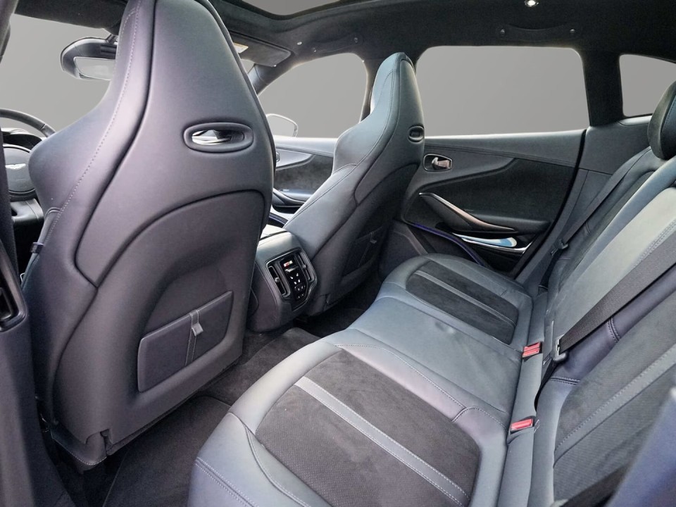 Aston Martin DBX - foto 24
