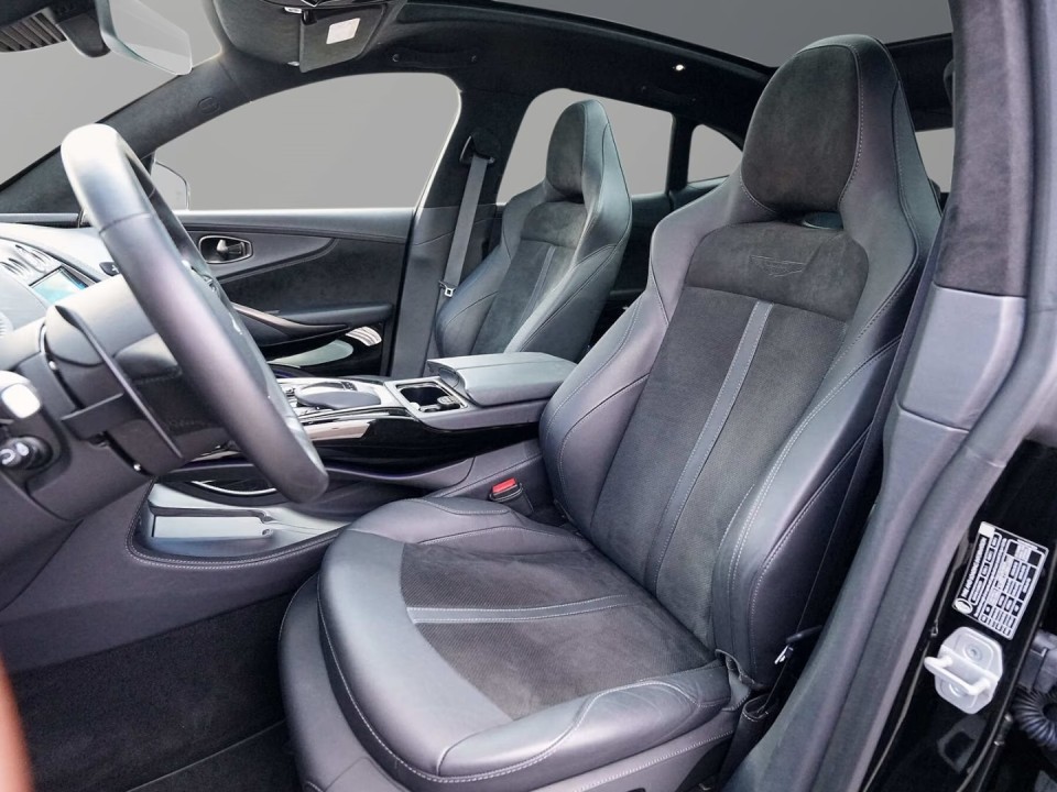 Aston Martin DBX - foto 14