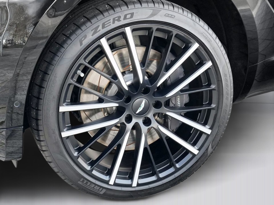 Aston Martin DBX - foto 40