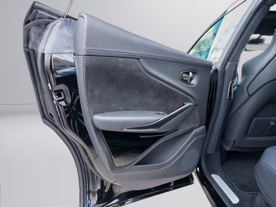 Aston Martin DBX - foto 27