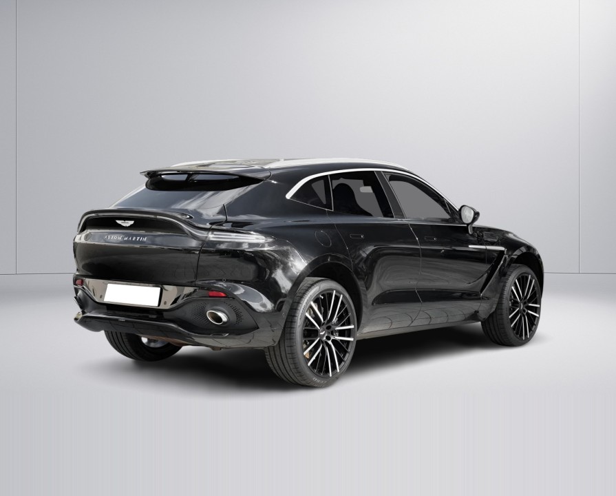 Aston Martin DBX (4)