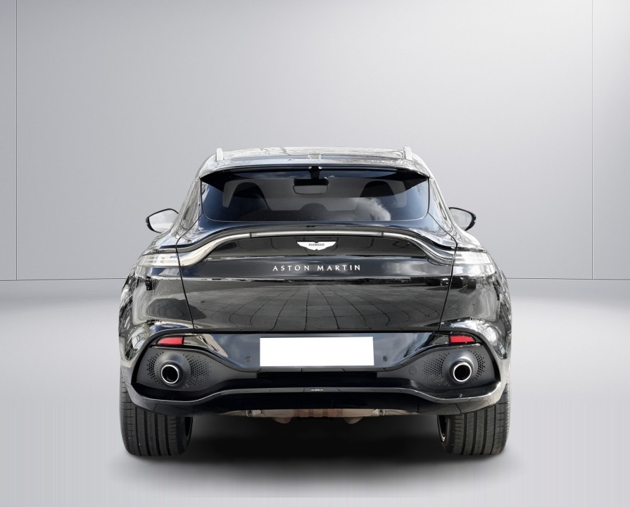 Aston Martin DBX (5)