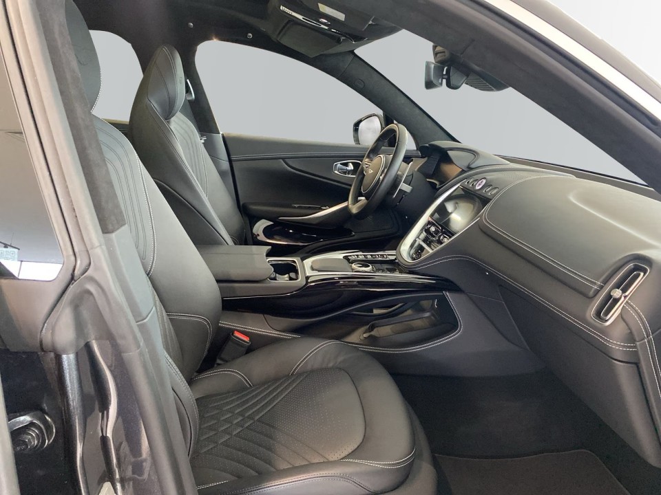 Aston Martin DBX - foto 10