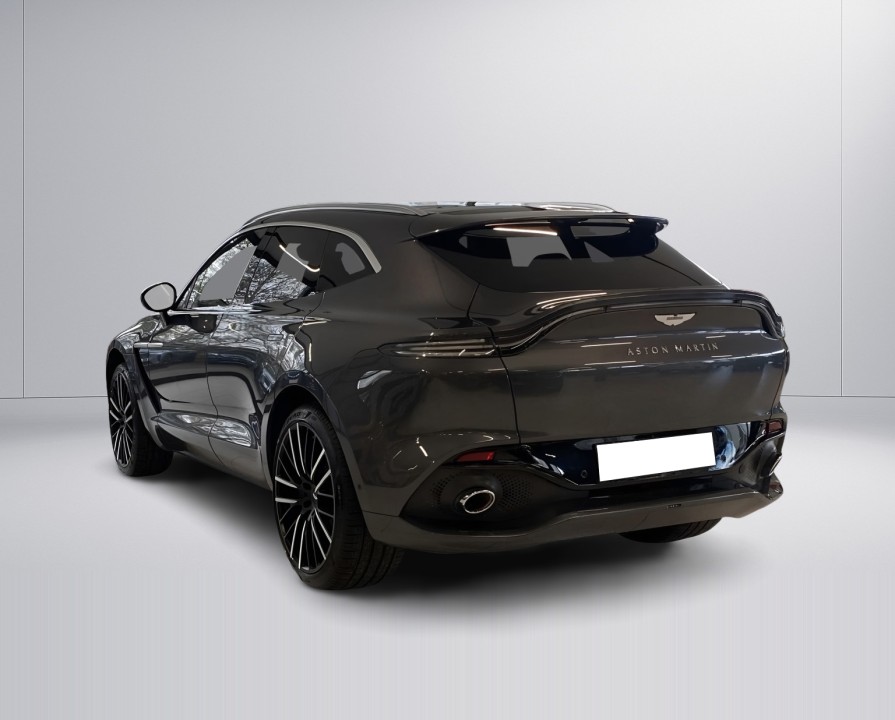 Aston Martin DBX (4)