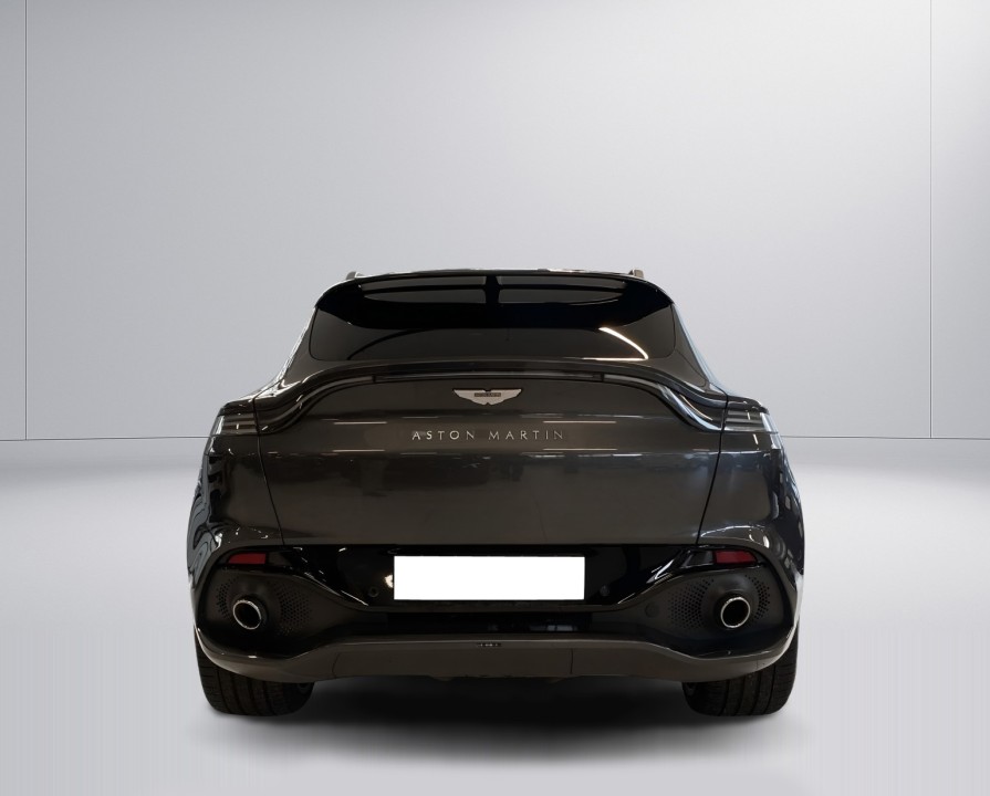 Aston Martin DBX (3)