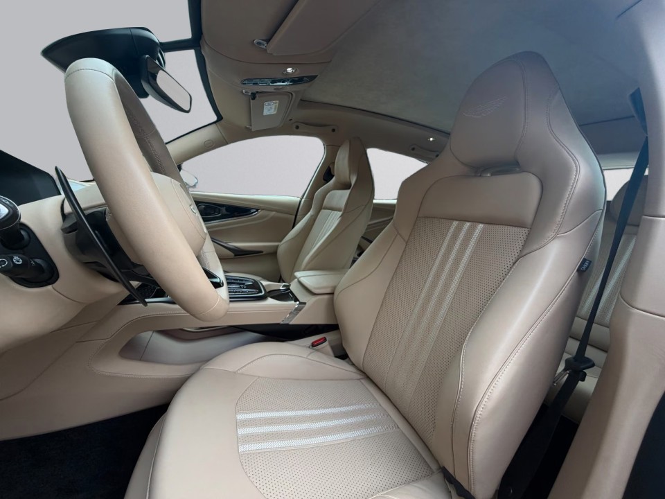 Aston Martin DBX 707 - foto 12