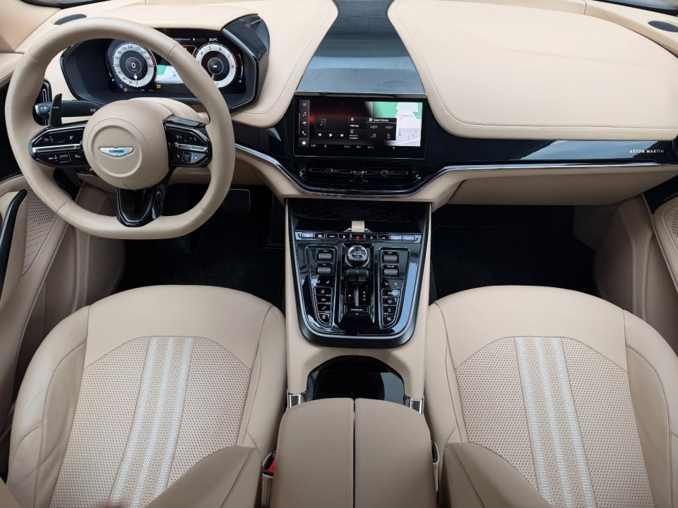Aston Martin DBX 707 - foto 18
