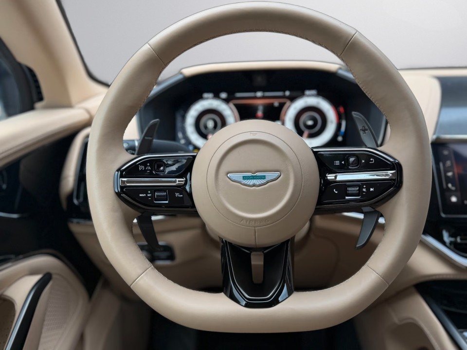 Aston Martin DBX 707 - foto 20