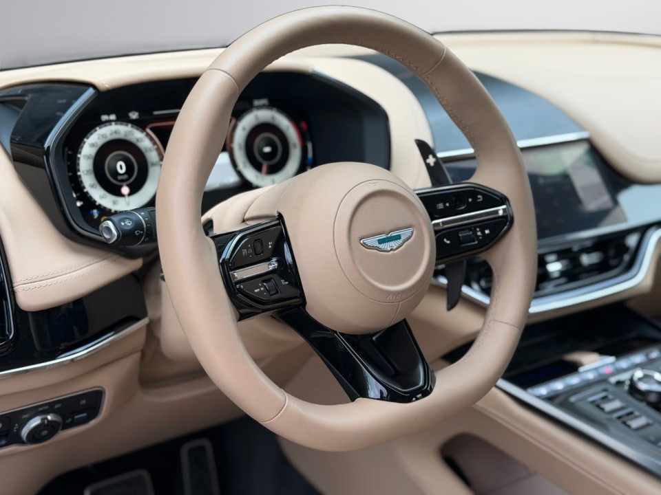 Aston Martin DBX 707 - foto 19