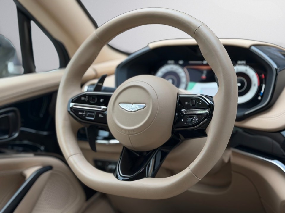 Aston Martin DBX 707 - foto 21