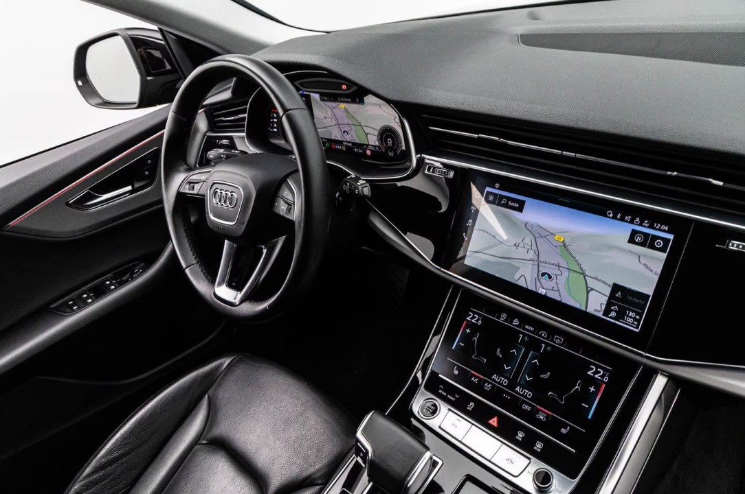 Audi Q8 55TFSI quattro - foto 13