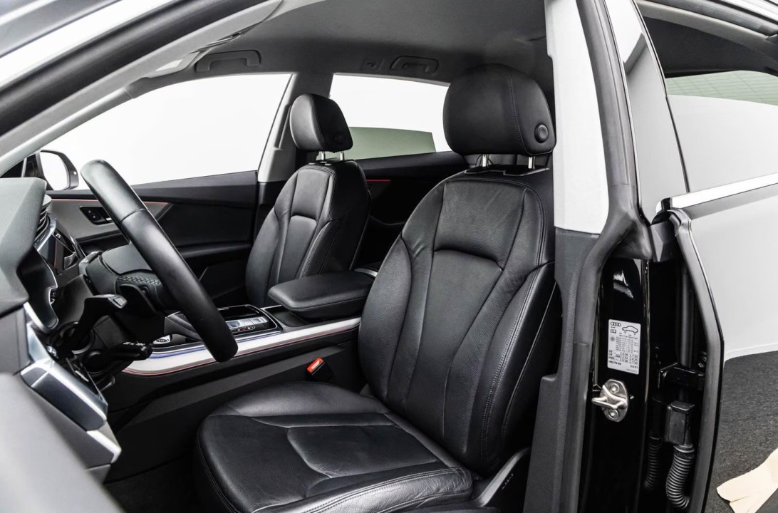 Audi Q8 55TFSI quattro - foto 10