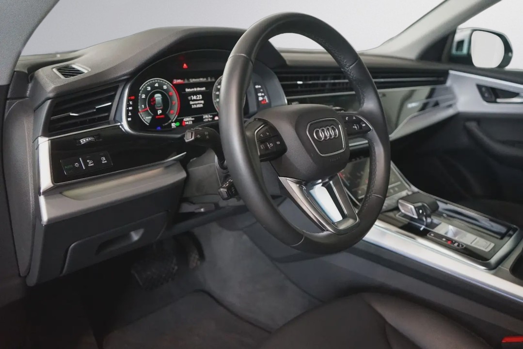 Audi Q8 55TFSI quattro - foto 11