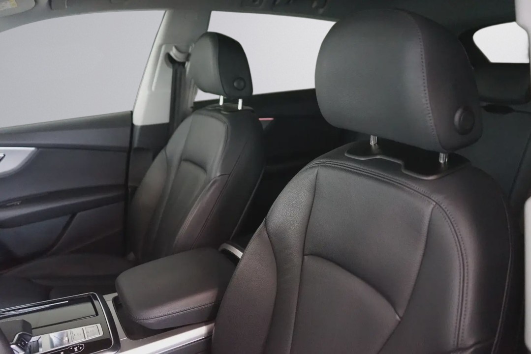 Audi Q8 55TFSI quattro - foto 9