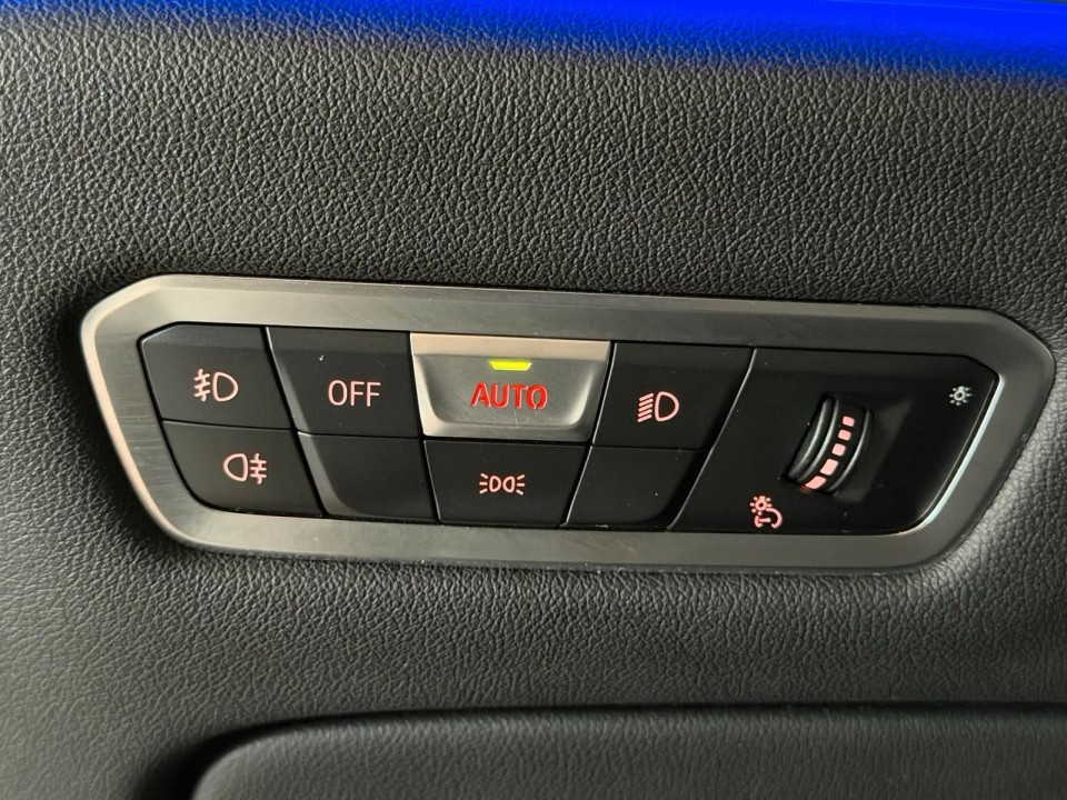 BMW X7 xDrive40i - foto 31