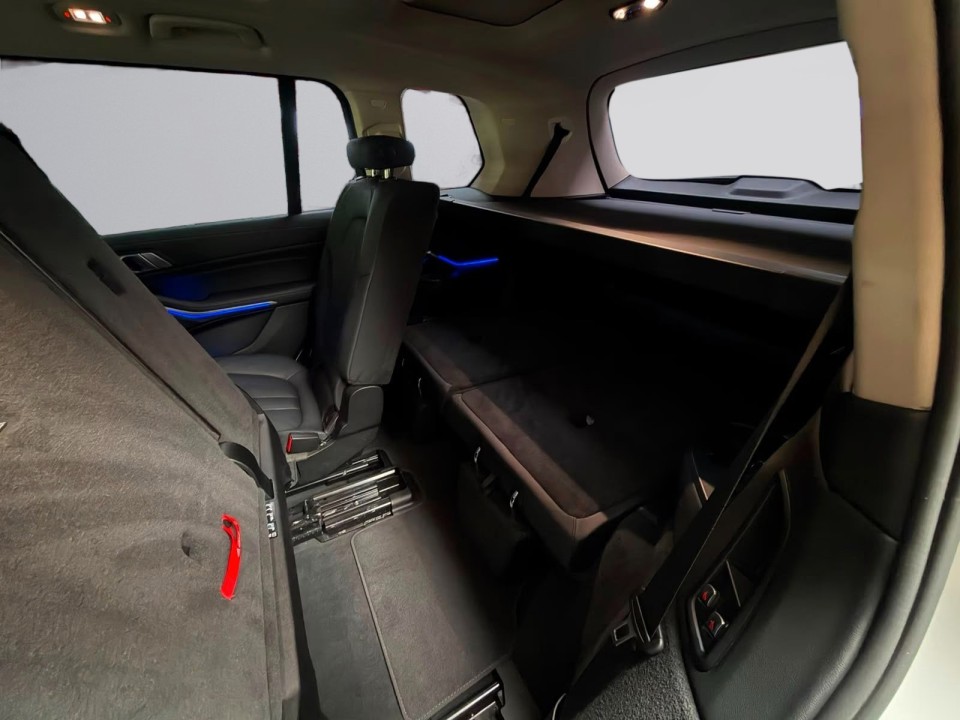 BMW X7 xDrive40i - foto 34