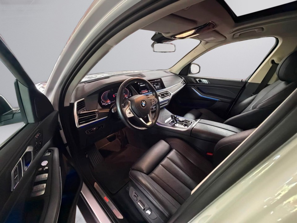 BMW X7 xDrive40i - foto 11