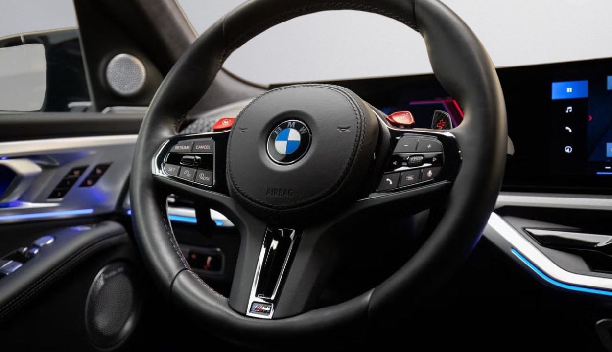 BMW XM - foto 14