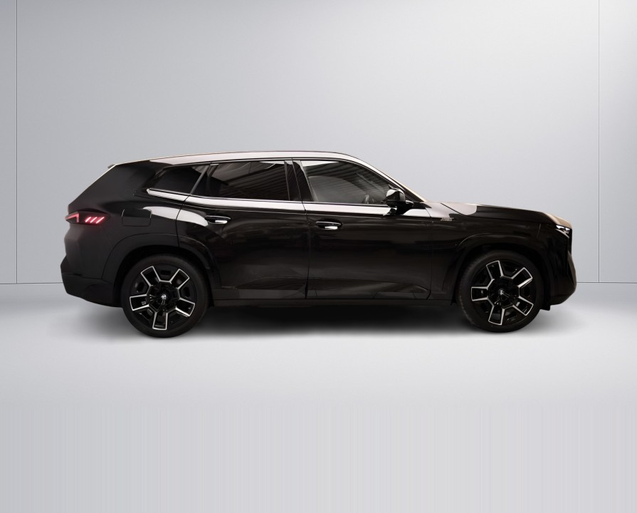 BMW XM (2)