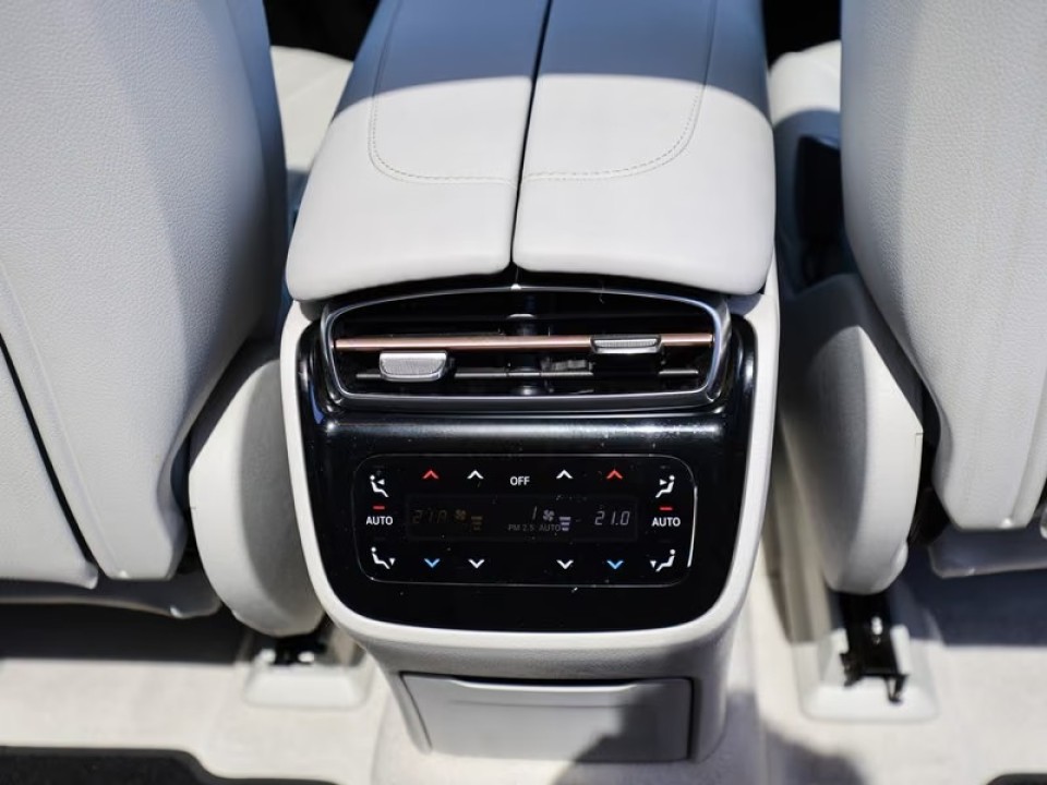 Mercedes-Benz EQS SUV 450+ - foto 18