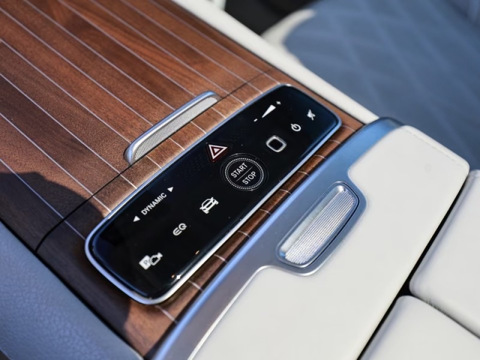 Mercedes-Benz EQS SUV 450+ - foto 12