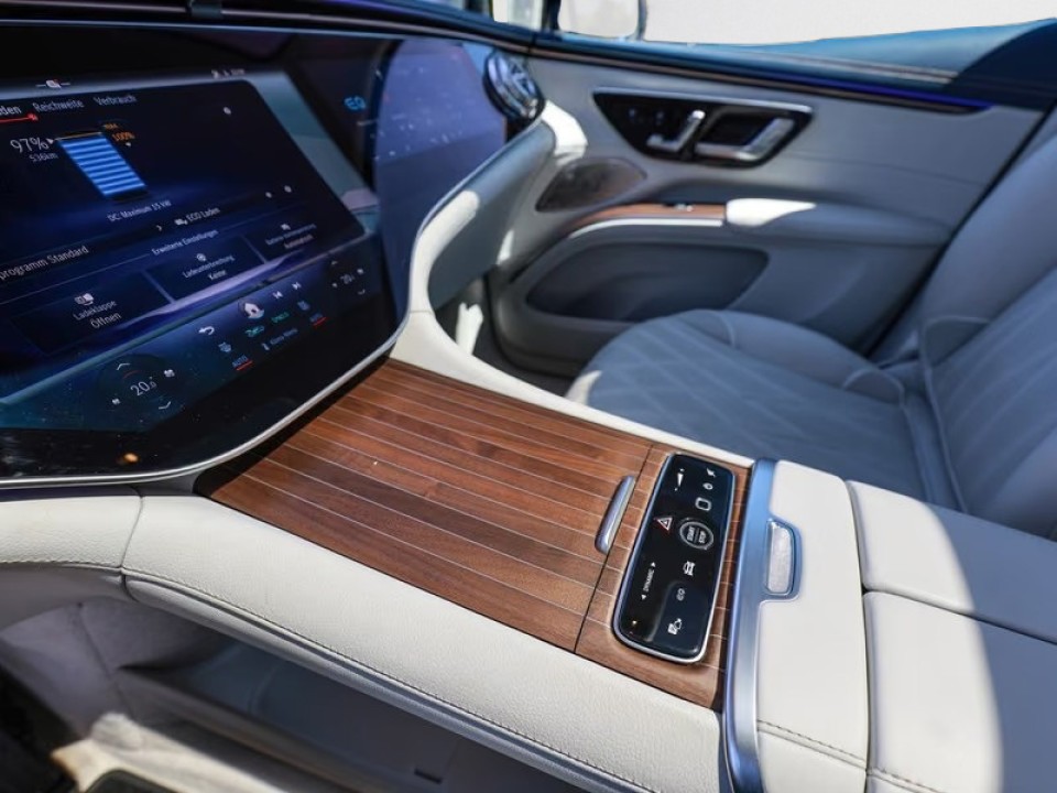 Mercedes-Benz EQS SUV 450+ - foto 11
