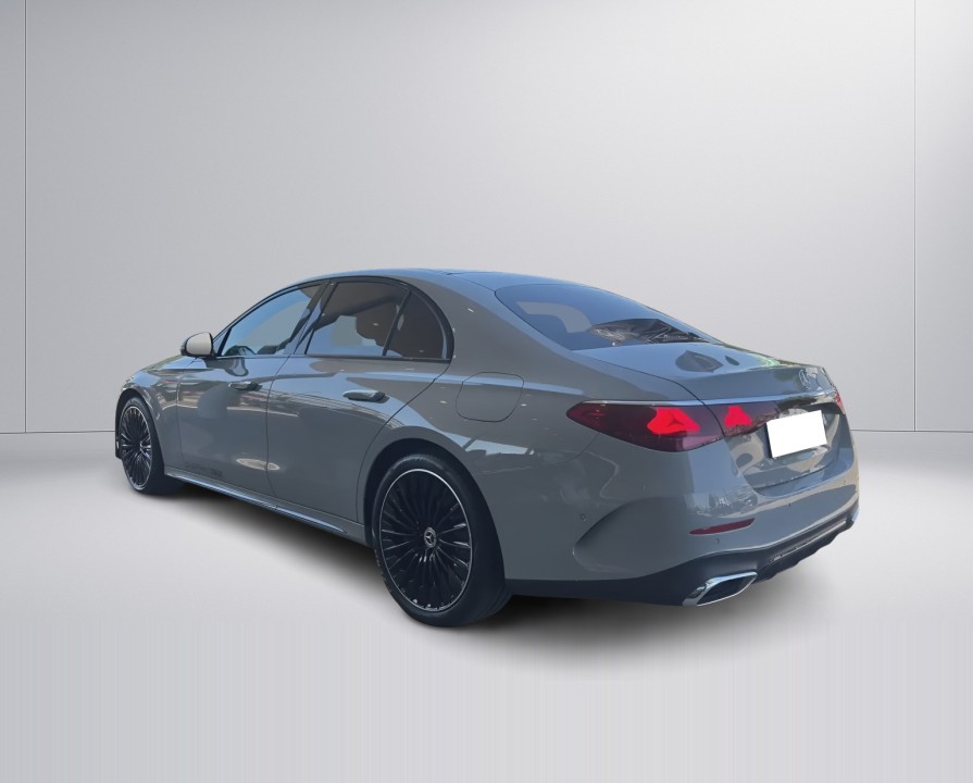 MERCEDES-BENZ E-Class 2023 — imagine 4