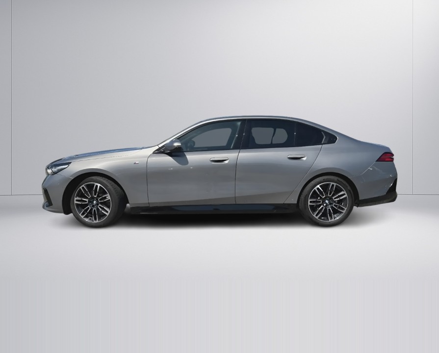 BMW 5 Series 2024 — imagine 4