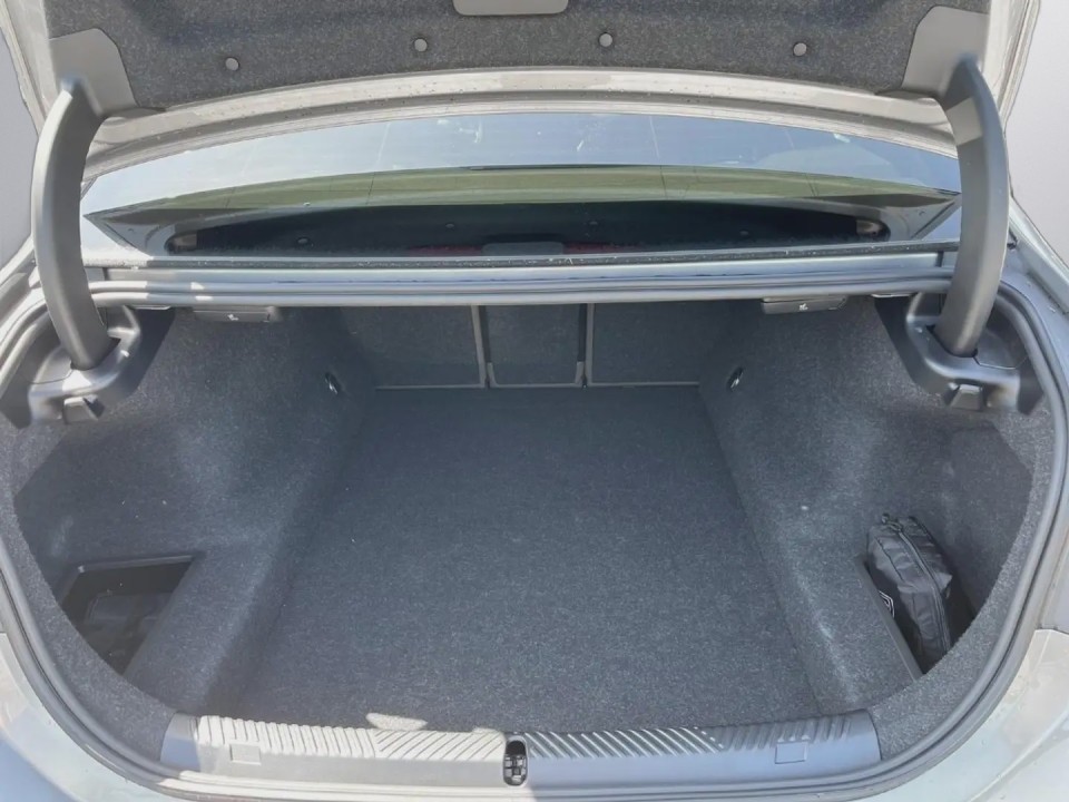 BMW Seria 5 Limousine 520d M-Sport - foto 12
