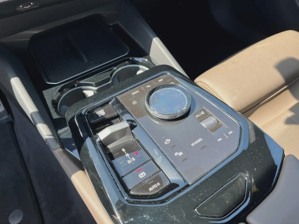 BMW 5 Series 2024 — imagine 20