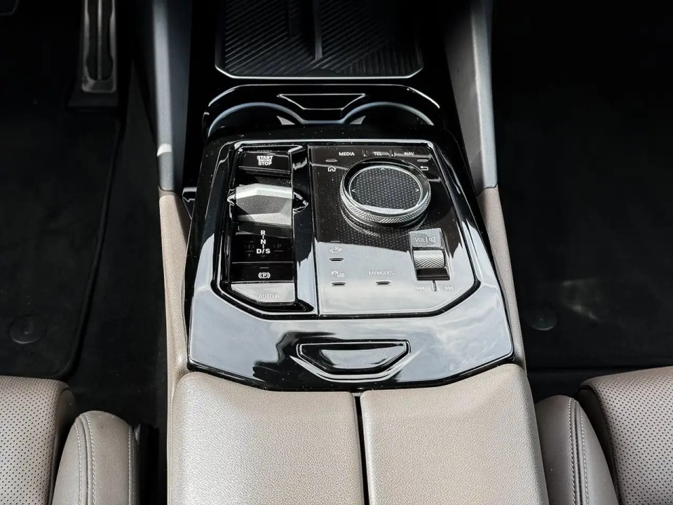 BMW Seria 5 M-Sport 520d - foto 11