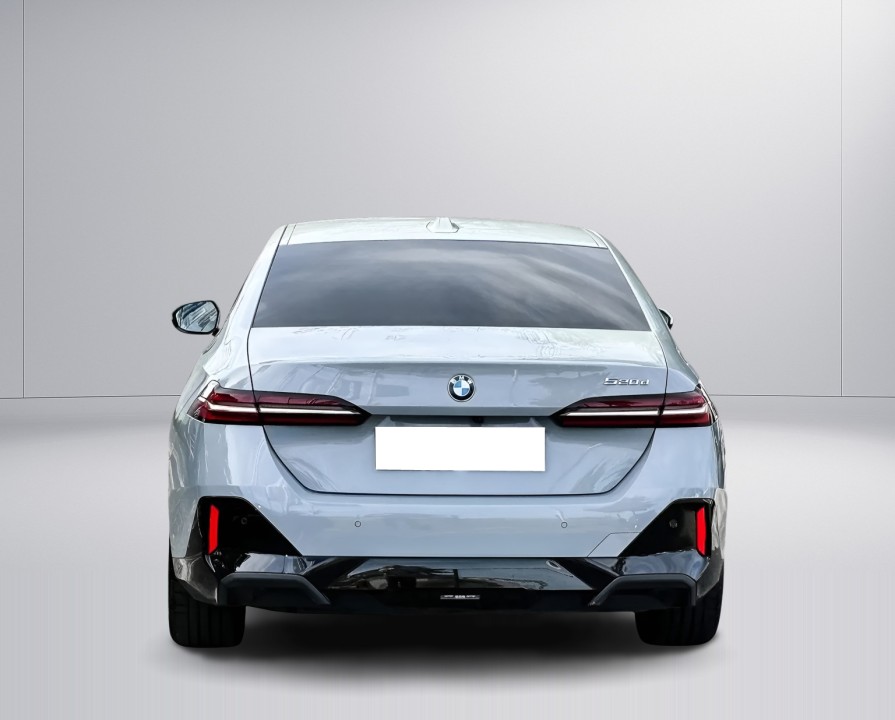 BMW 5 Series 2023 — imagine 4