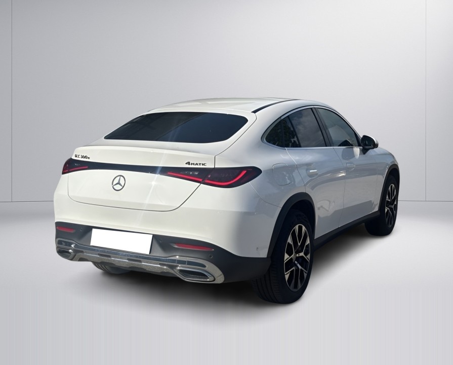 Mercedes-Benz GLC 300e 4MATIC Hybrid (2)